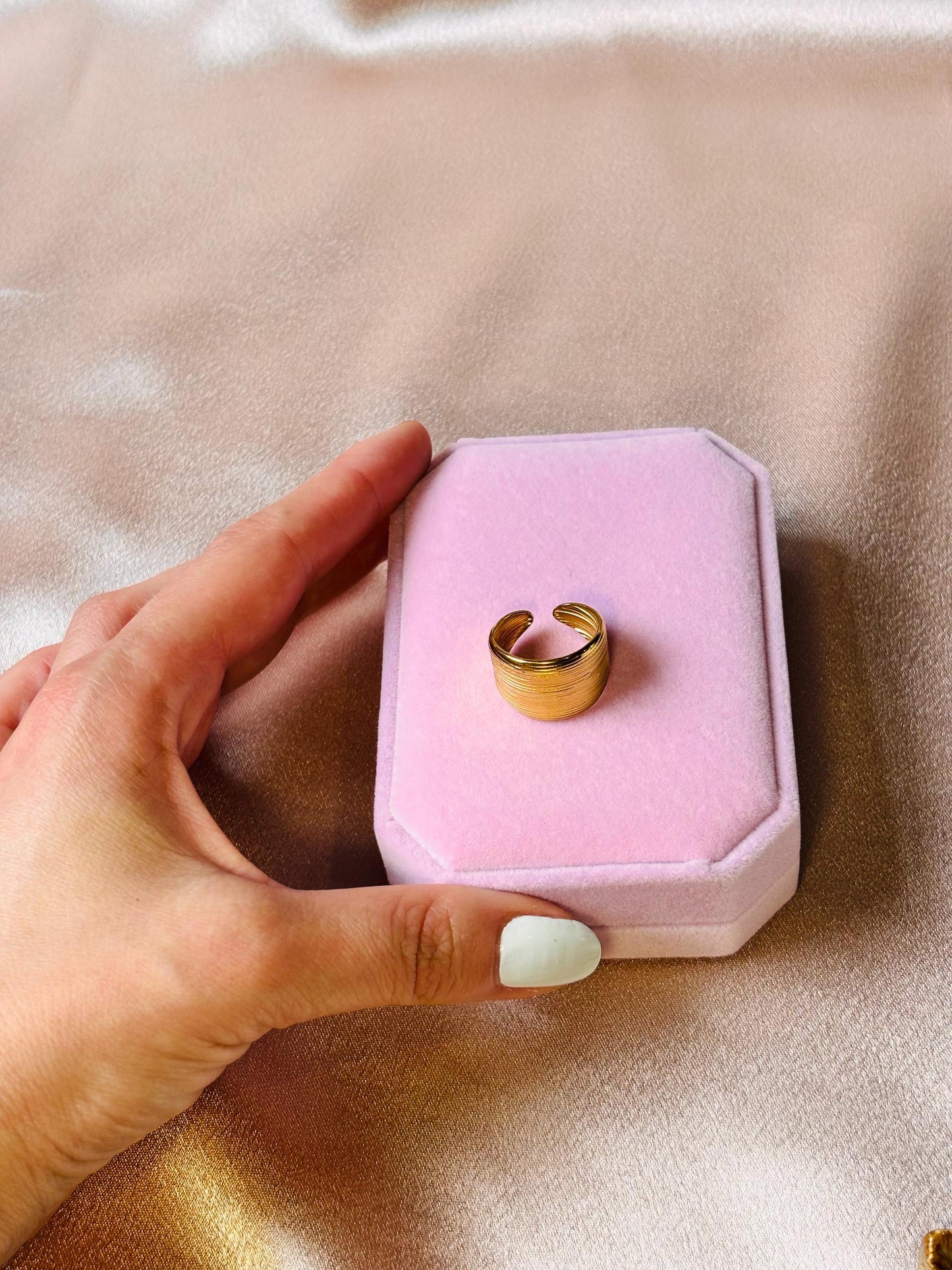 Gold Ribbed Statement Ring – Adjustable Wide Band, Modern Minimalist Jewelry