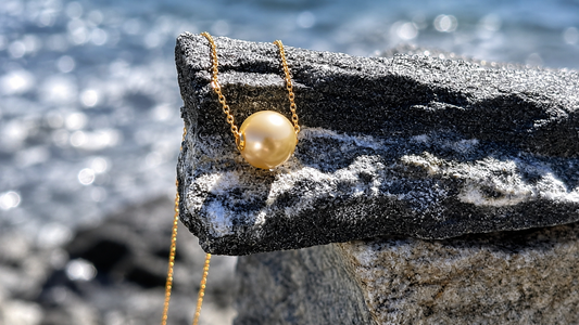 Certified 18K Gold South Sea Pearl Necklace, Floating Golden Pendant, Minimalist Luxury Jewellery