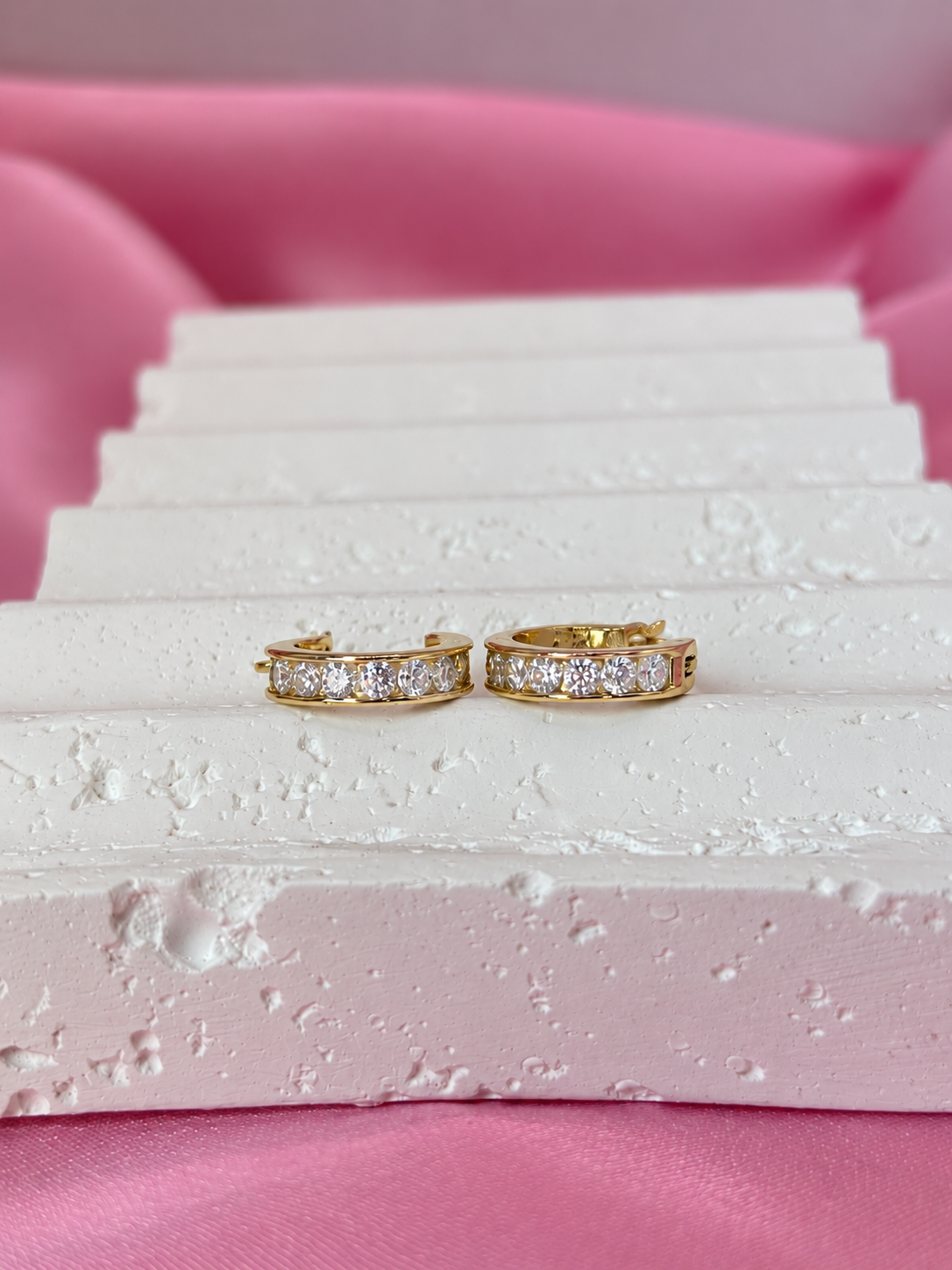 2CT Moissanite Huggie Hoop Earrings | 18K Gold-Plated 925 Sterling Silver