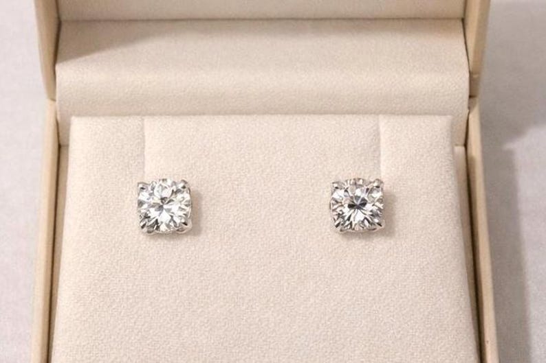 1CT Cushion Cut Moissanite Stud Earrings | 925 Argentium Sterling Silver