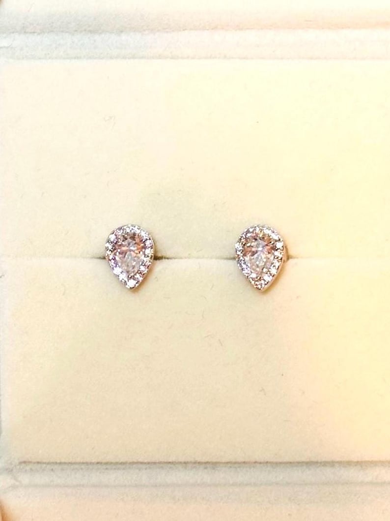 1CT Pear Moissanite Stud Earrings | Argentium 925 Sterling Silver
