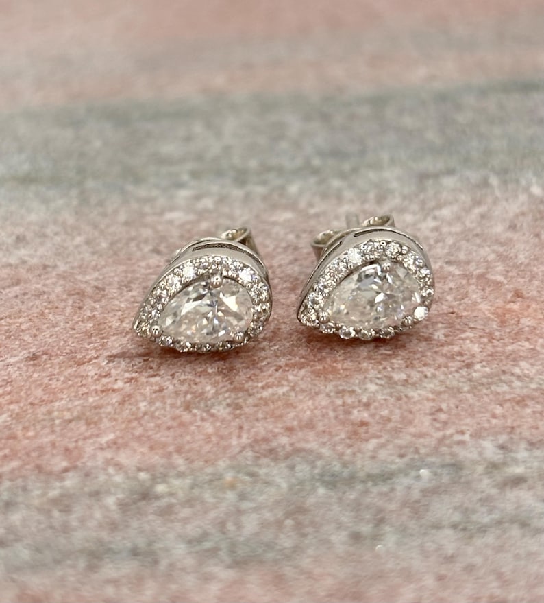 1CT Pear Moissanite Stud Earrings | Argentium 925 Sterling Silver