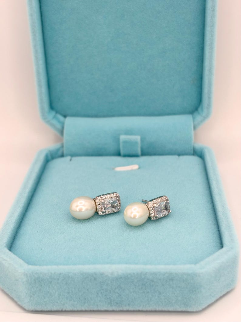 Freshwater Pearl & CZ Stud Earrings 925 Sterling Silver Elegant Jewellery