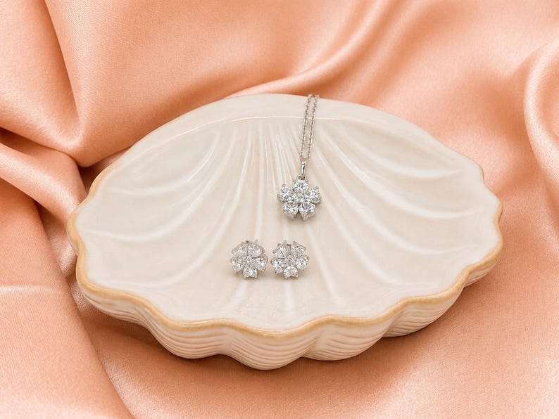 2CT Moissanite Flower Necklace, 925 Sterling Silver Floral Pendant, Sparkly Dainty Jewellery, Gift for Her