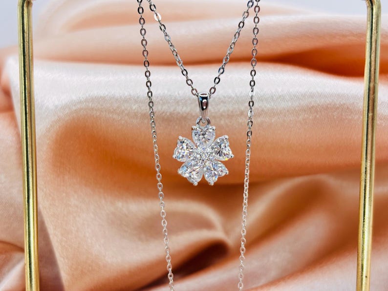 2CT Moissanite Flower Necklace, 925 Sterling Silver Floral Pendant, Sparkly Dainty Jewellery, Gift for Her
