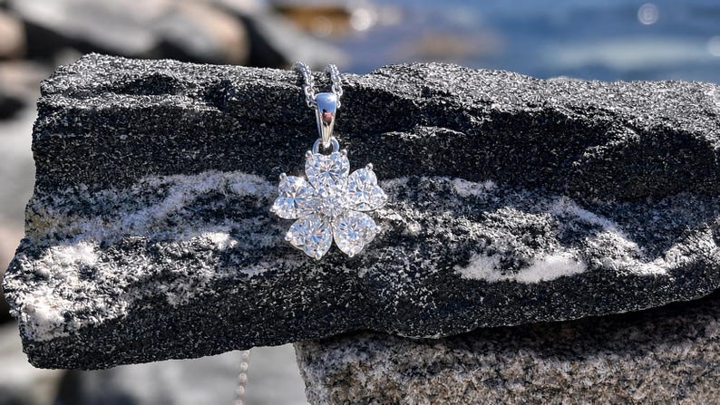 2CT Moissanite Flower Necklace, 925 Sterling Silver Floral Pendant, Sparkly Dainty Jewellery, Gift for Her