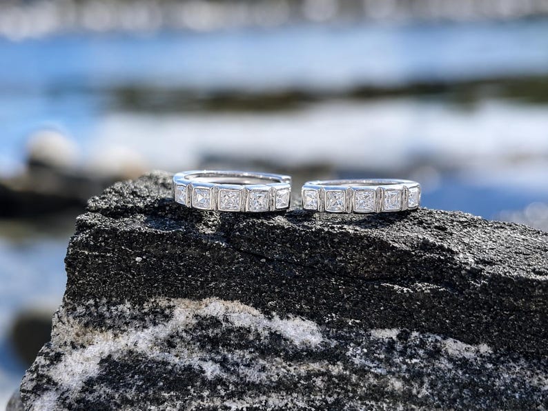 Sterling Silver Moissanite Huggie Hoop Earrings 1.00ct Lab-Grown Sparkle
