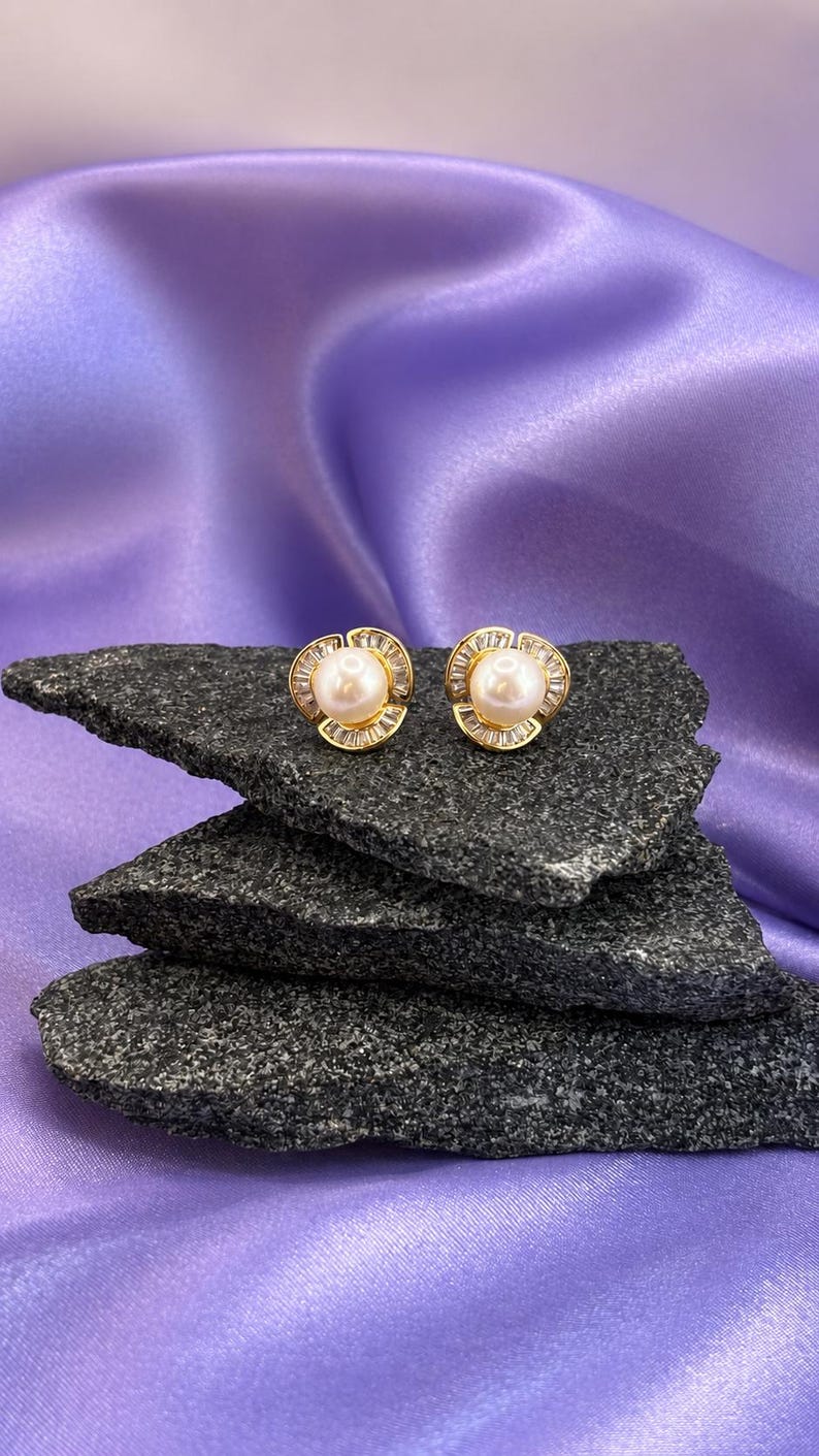 Freshwater Pearl Flower Stud Earrings | 18K Gold-Plated 925 Sterling Silver