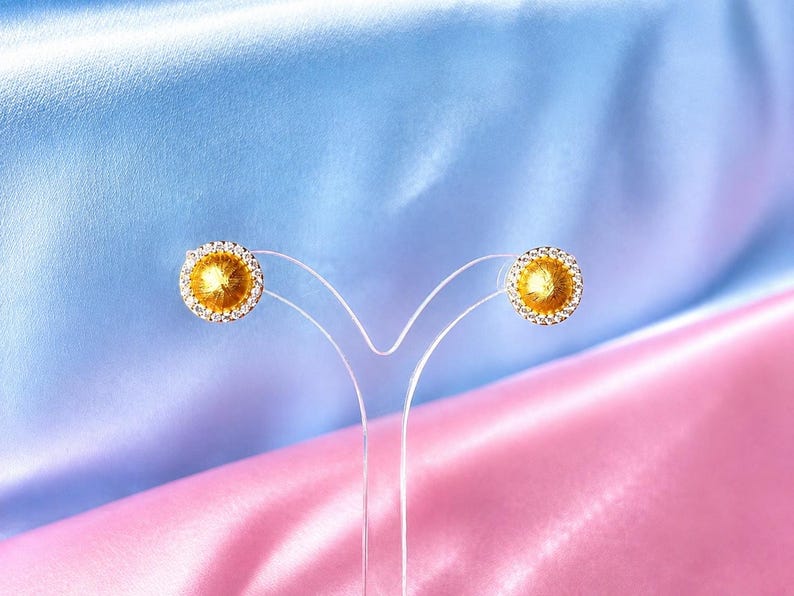 Vintage Sunburst Moissanite Stud Earrings | 18K Gold-Plated 925 Sterling Silver