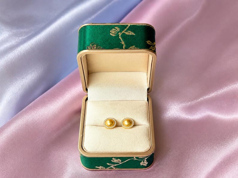 Vintage Sunburst Moissanite Stud Earrings | 18K Gold-Plated 925 Sterling Silver
