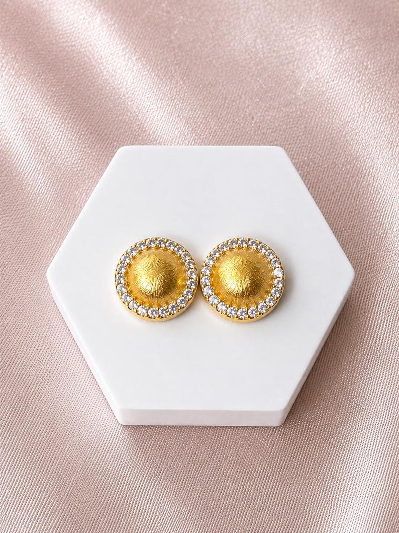 Vintage Sunburst Moissanite Stud Earrings | 18K Gold-Plated 925 Sterling Silver