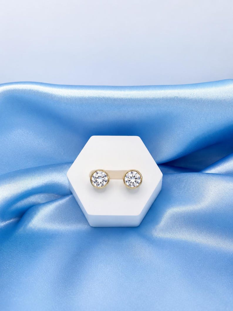 2CT Moissanite Necklace & Earrings Set | Gold-Plated 925 Sterling Silver
