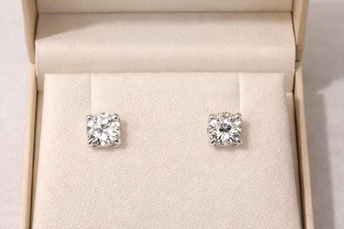 Cushion Cut Moissanite Stud Earrings 1 Carat, Sterling Silver Diamond Alternative Classic Minimalist Jewelry