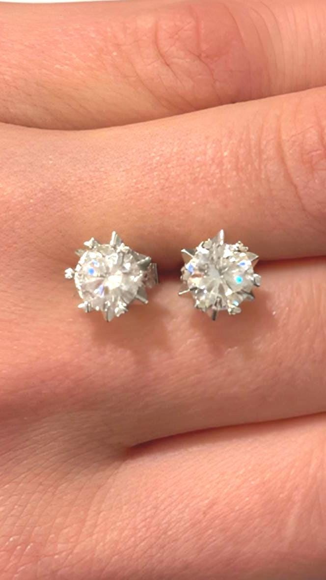 Moissanite Stud Earrings 2 Carat, 925 Sterling Silver Brilliant Sparkly Studs, Classic Everyday Earrings