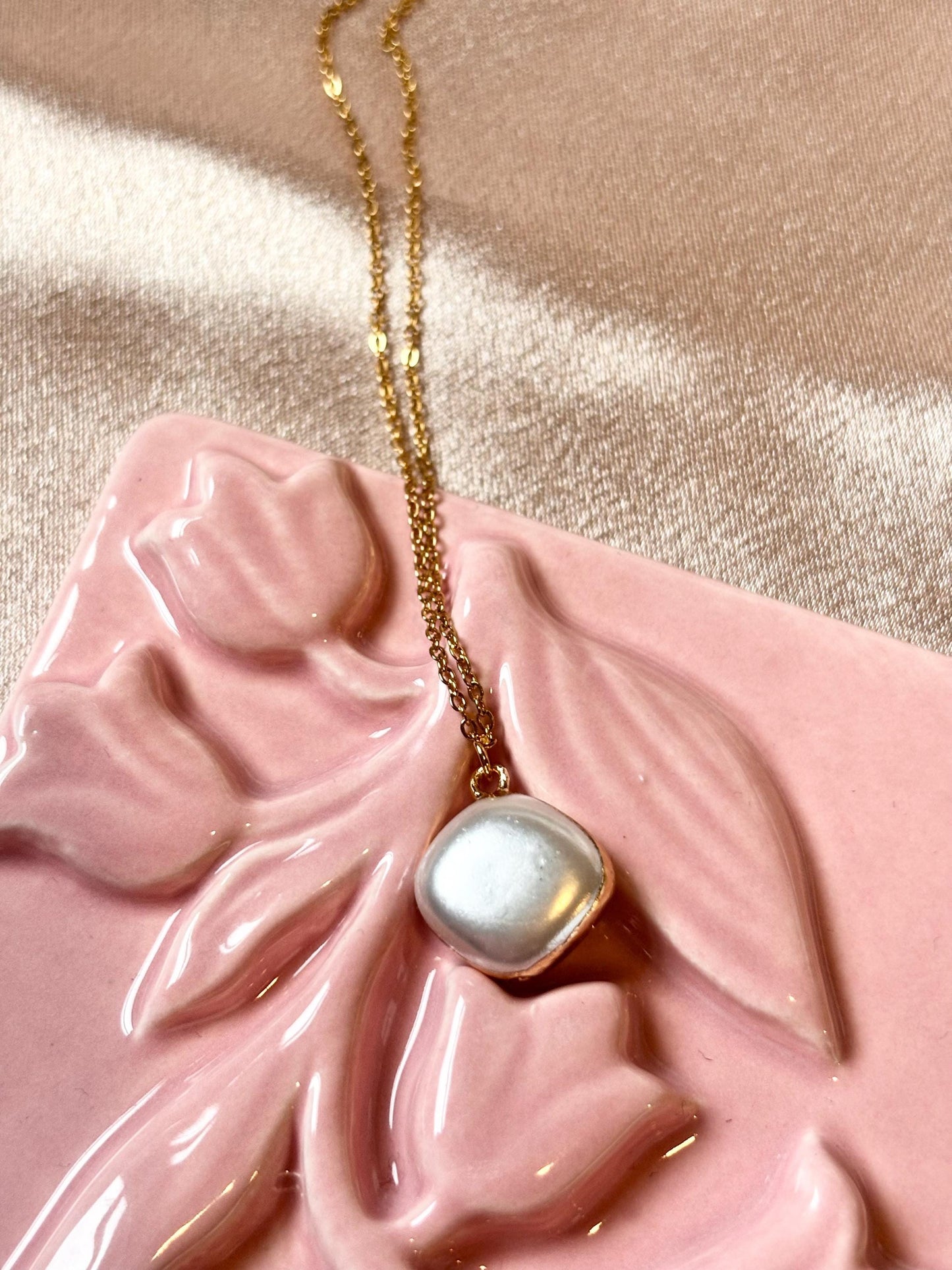 Gold Plated Freshwater Pearl Necklace, Baroque Pearl Pendant, Minimalist Adjustable Chain, Dainty Everyday Jewelry