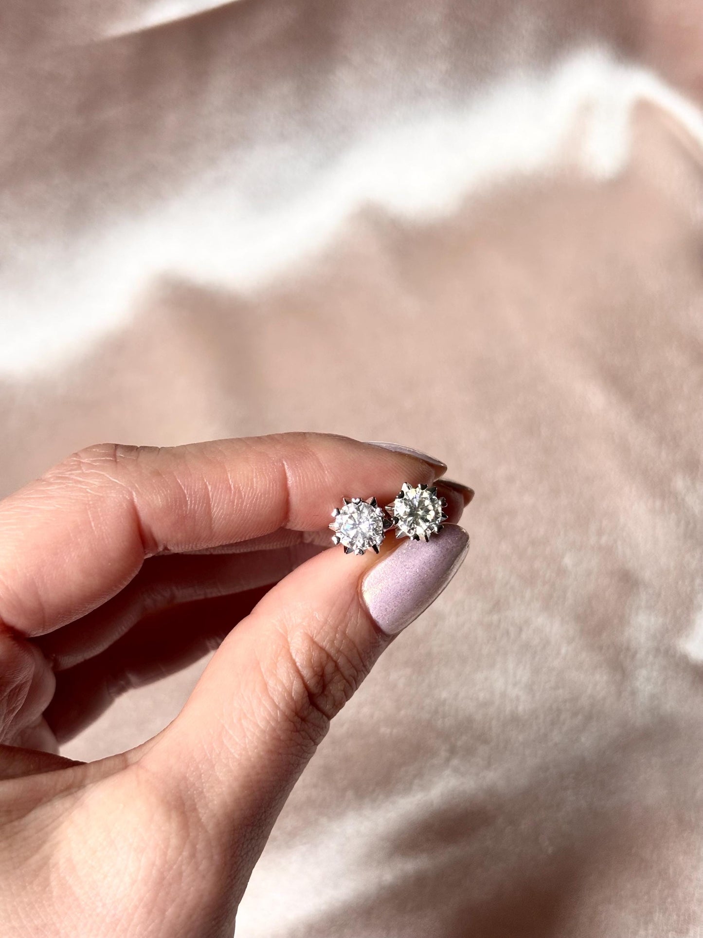 Moissanite Stud Earrings 2 Carat, 925 Sterling Silver Brilliant Sparkly Studs, Classic Everyday Earrings