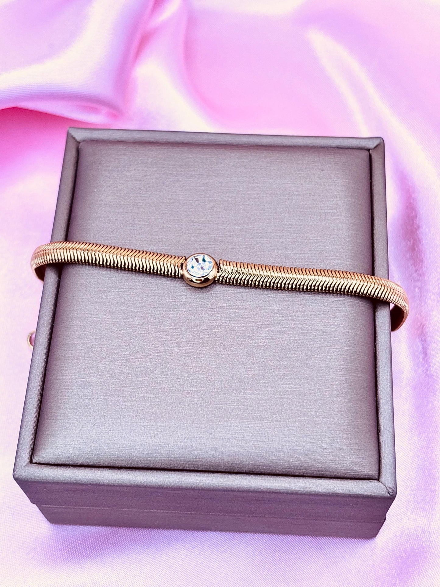 Gold Snake Chain Bracelet with Crystal Accent – Minimalist Modern Jewelry