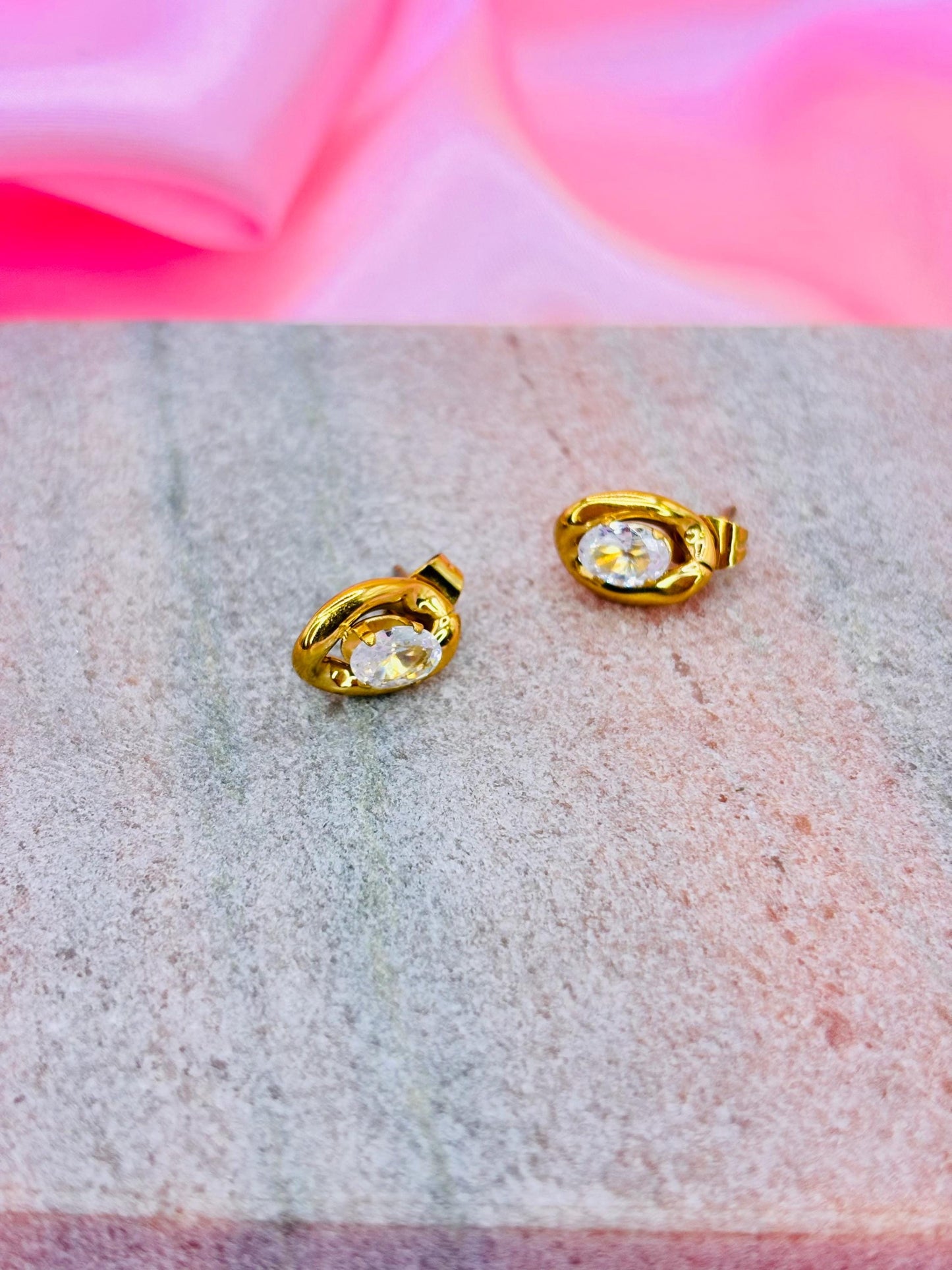 Gold Oval Crystal Stud Earrings – Minimalist Open Frame CZ Studs, Modern Everyday Jewelry