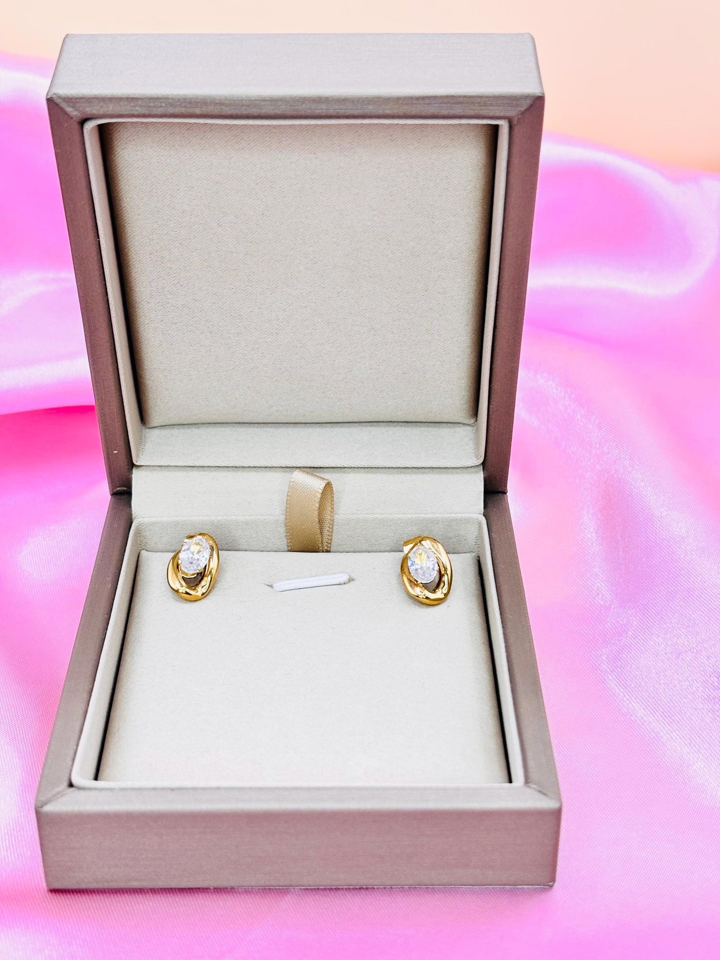 Gold Oval Crystal Stud Earrings – Minimalist Open Frame CZ Studs, Modern Everyday Jewelry
