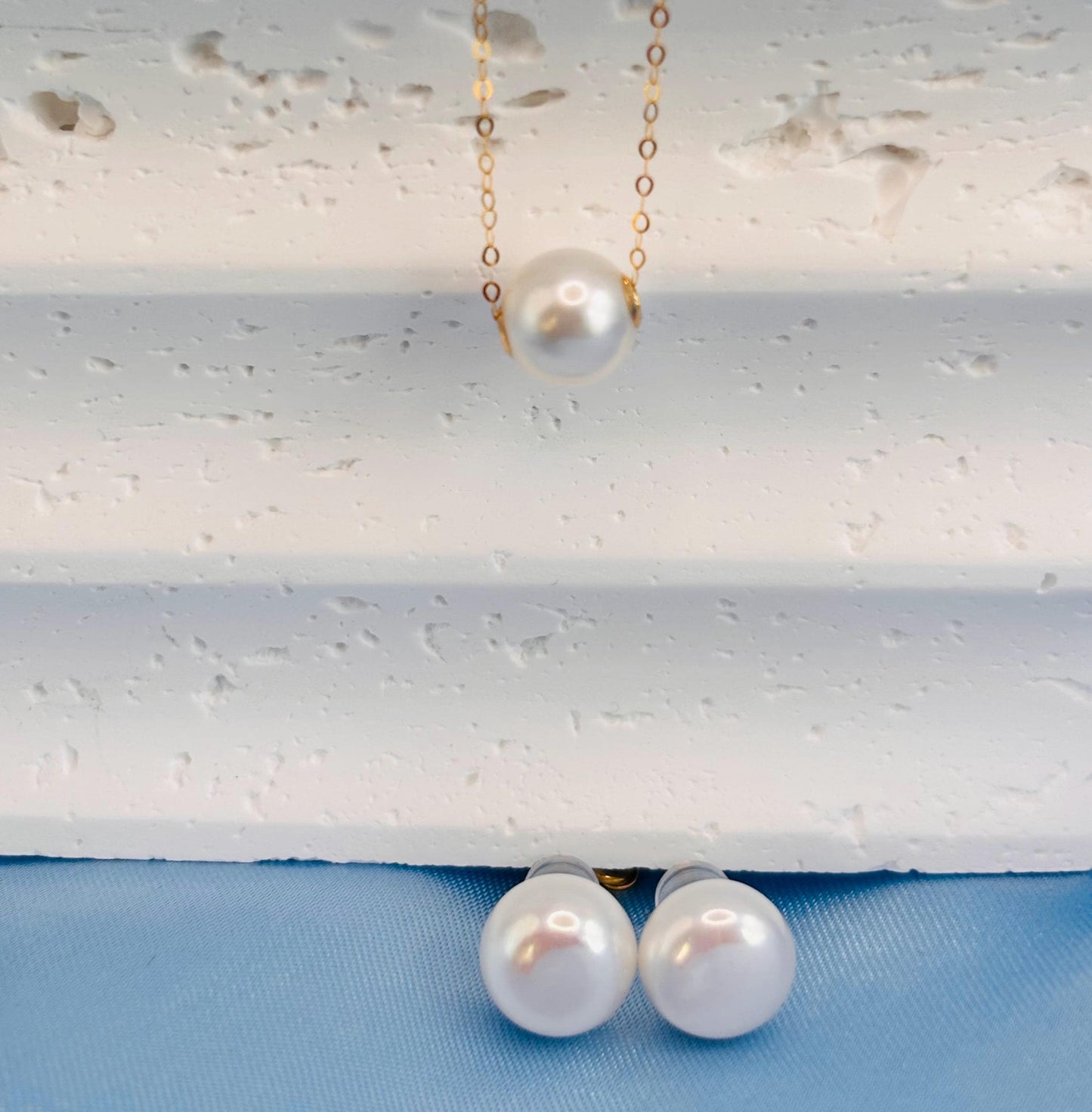 18K Solid Gold Freshwater Pearl Jewellery Set – Floating Pearl Necklace & Stud Earrings